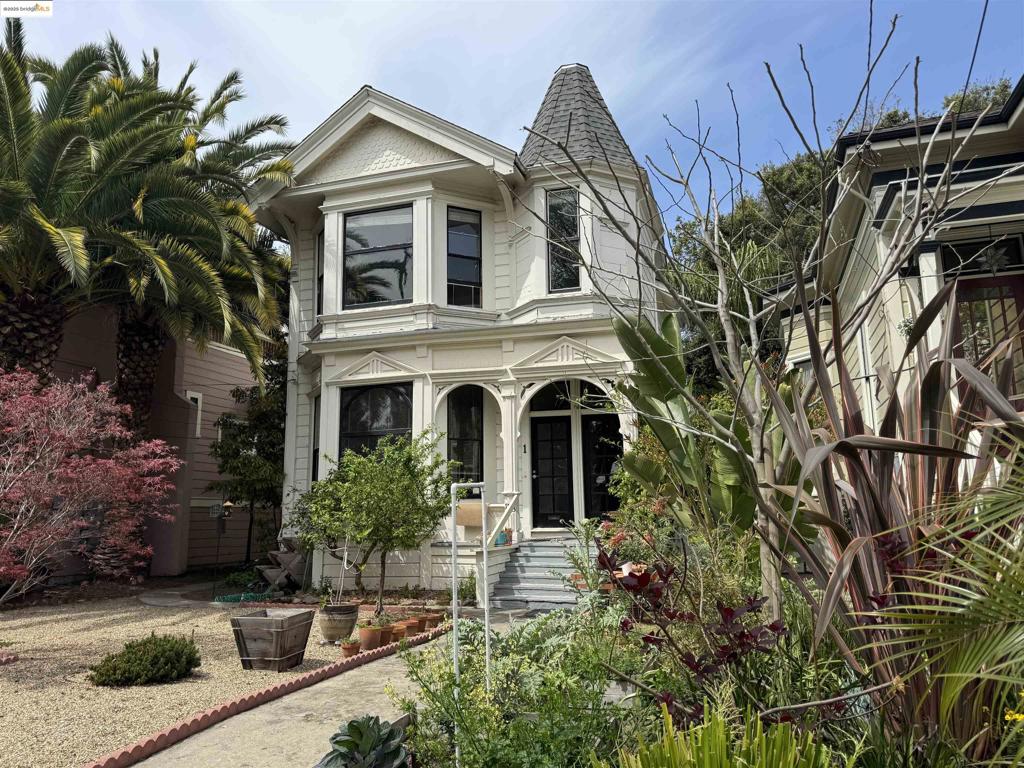 1213 Park Ave Property Photo 1