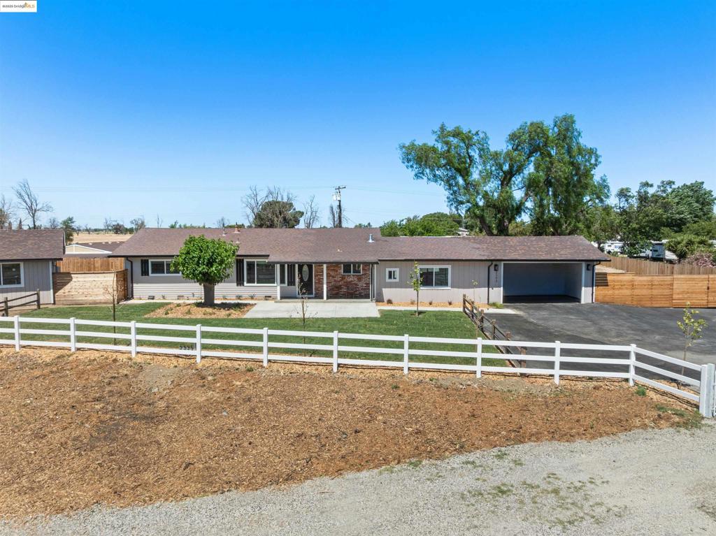 3393 Gateway Rd Property Photo 1