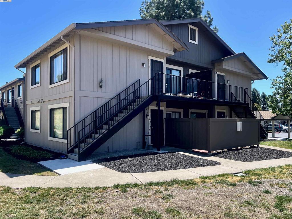 276 Galano Plz Property Photo 1