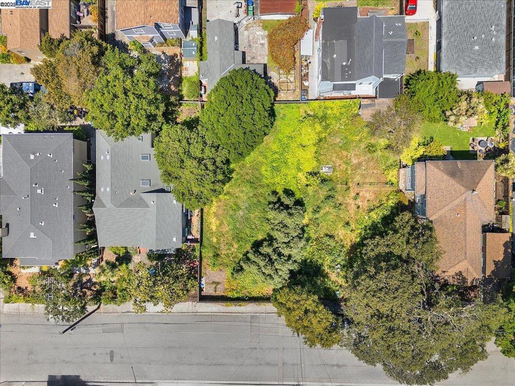310 Spruce St Property Photo 2