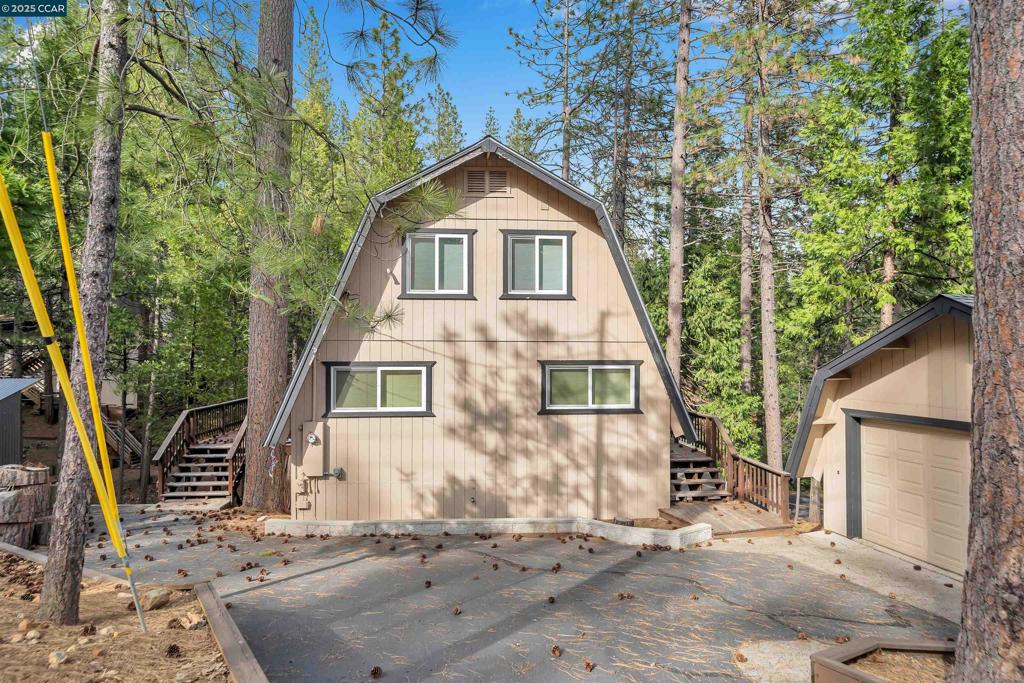 1492 Patricia Ln