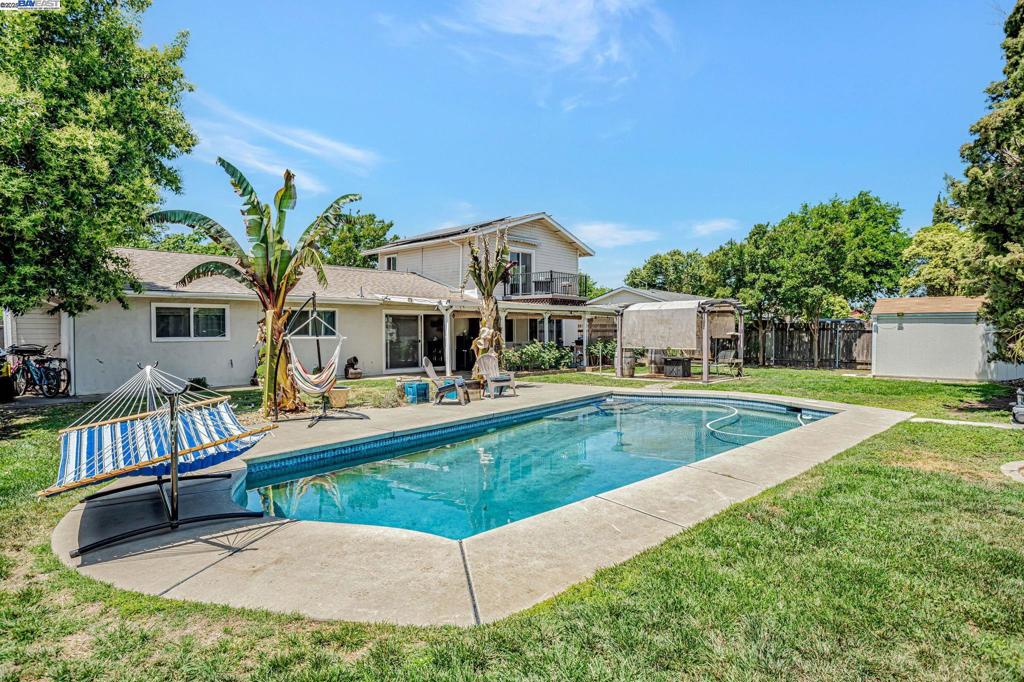 360 Calmace Dr Property Photo 1