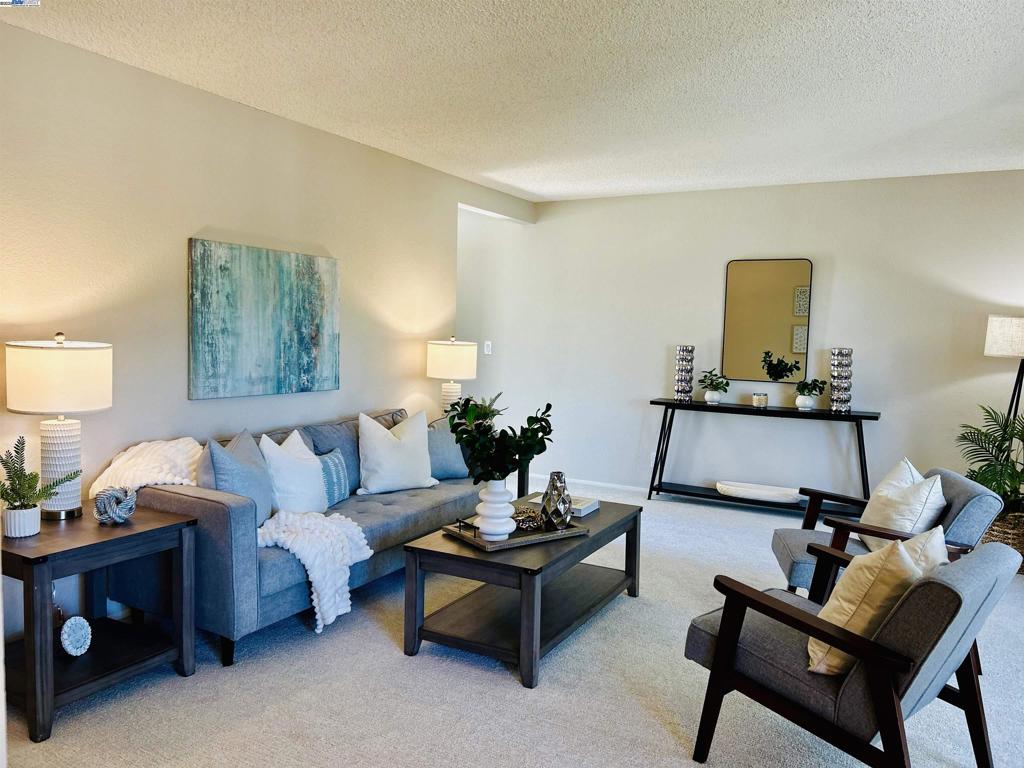 900 Cambridge Dr 26 Property Photo 1