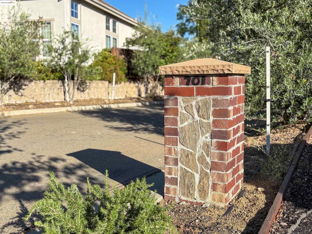 0 Presidio Dr. Property Photo 2