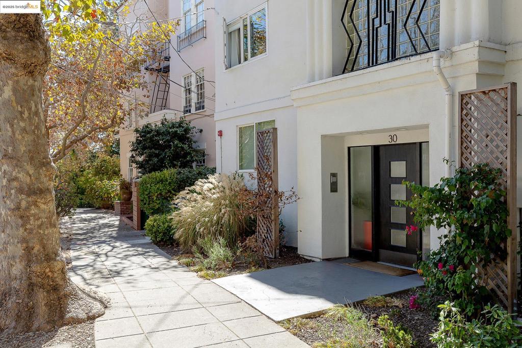 30 Domingo Ave 2 Property Photo 1