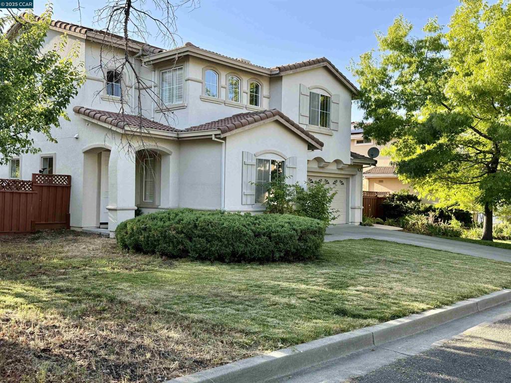 2325 Lansdowne Pl Property Photo 1