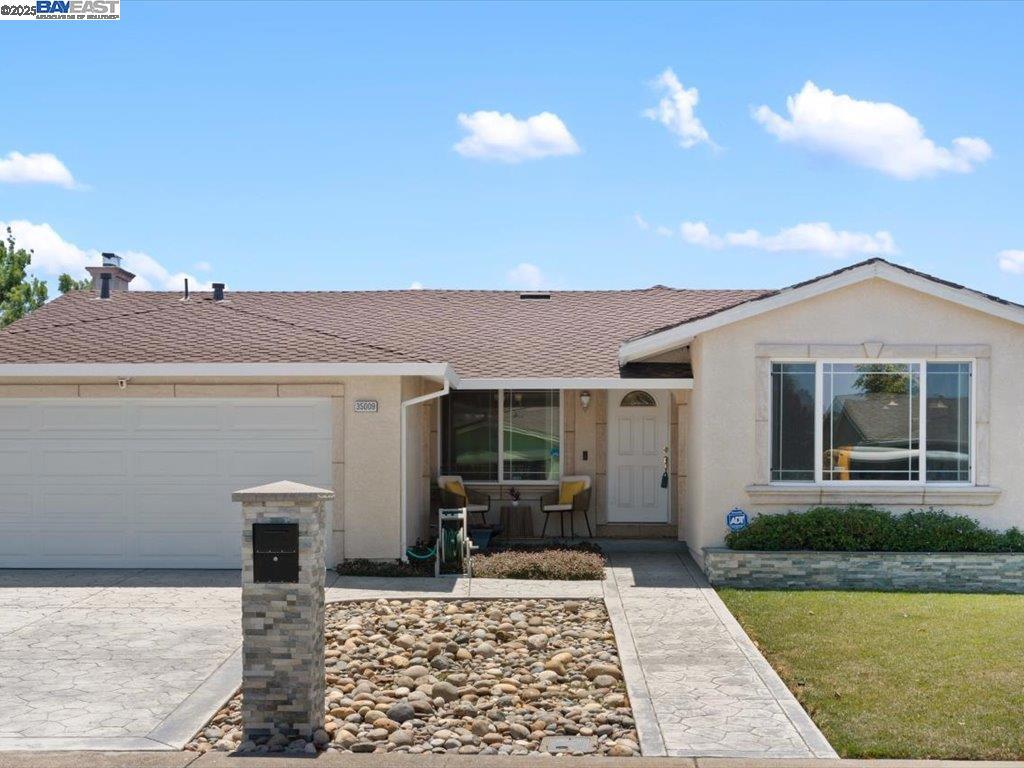 35009 Lilac Loop Property Photo 1