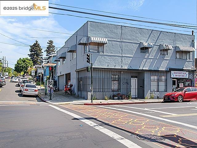 4000 Foothill Blvd Property Photo 1