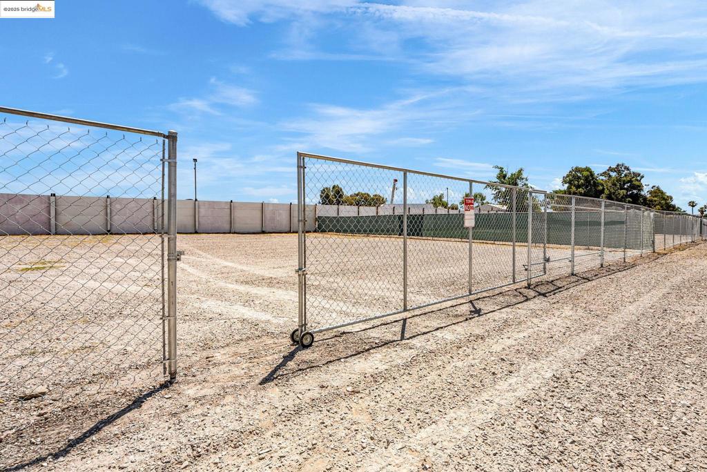 6181 Brentwood Blvd #b,c,d Property Photo 17