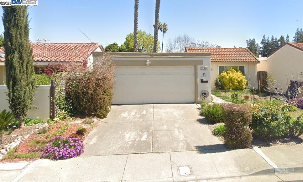 2155 Goldcrest Cir Property Photo 1