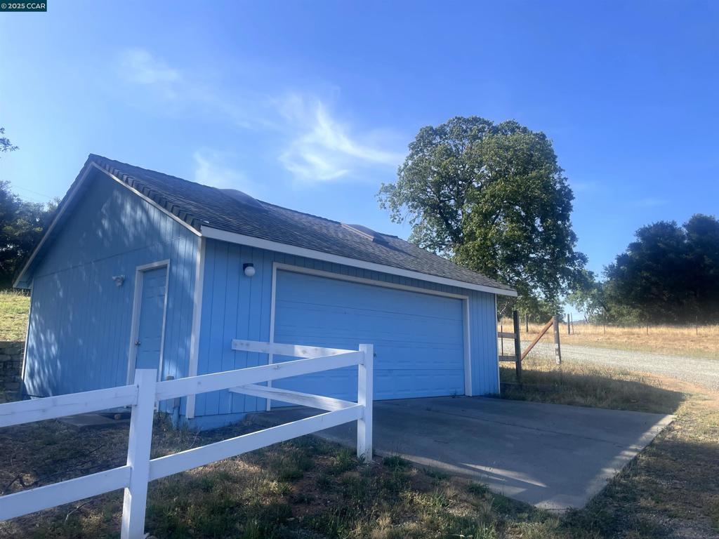 16 Paul Place Property Photo 2