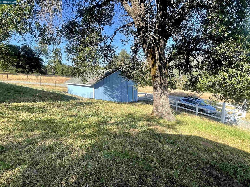 16 Paul Place Property Photo 15