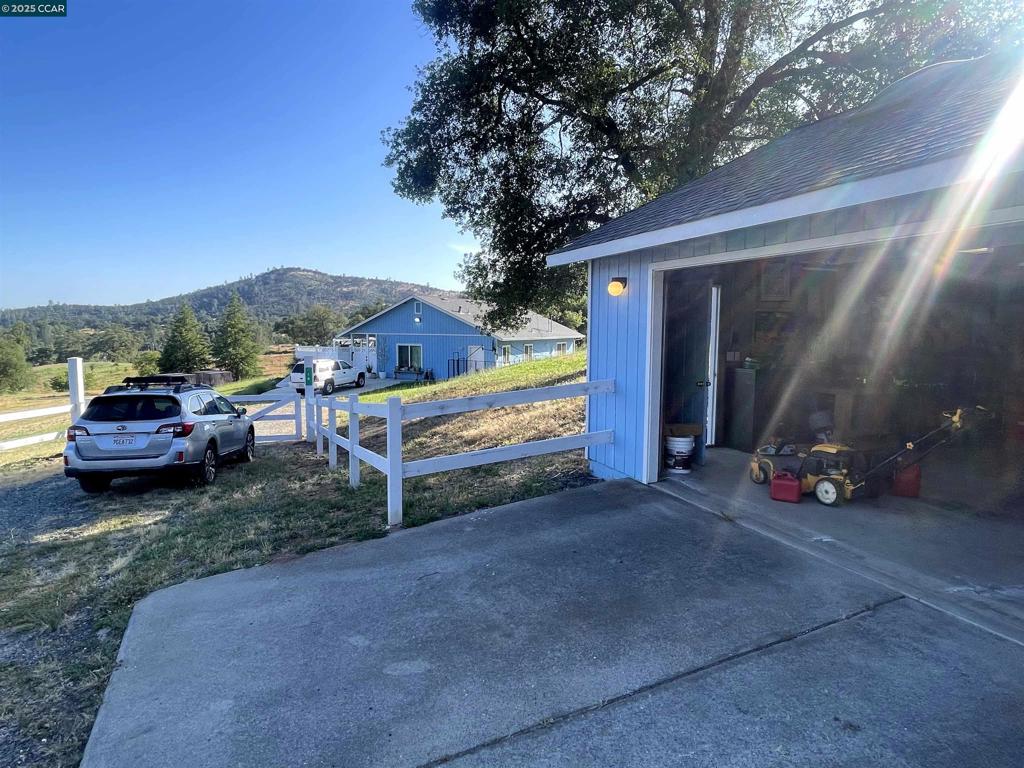 16 Paul Place Property Photo 16