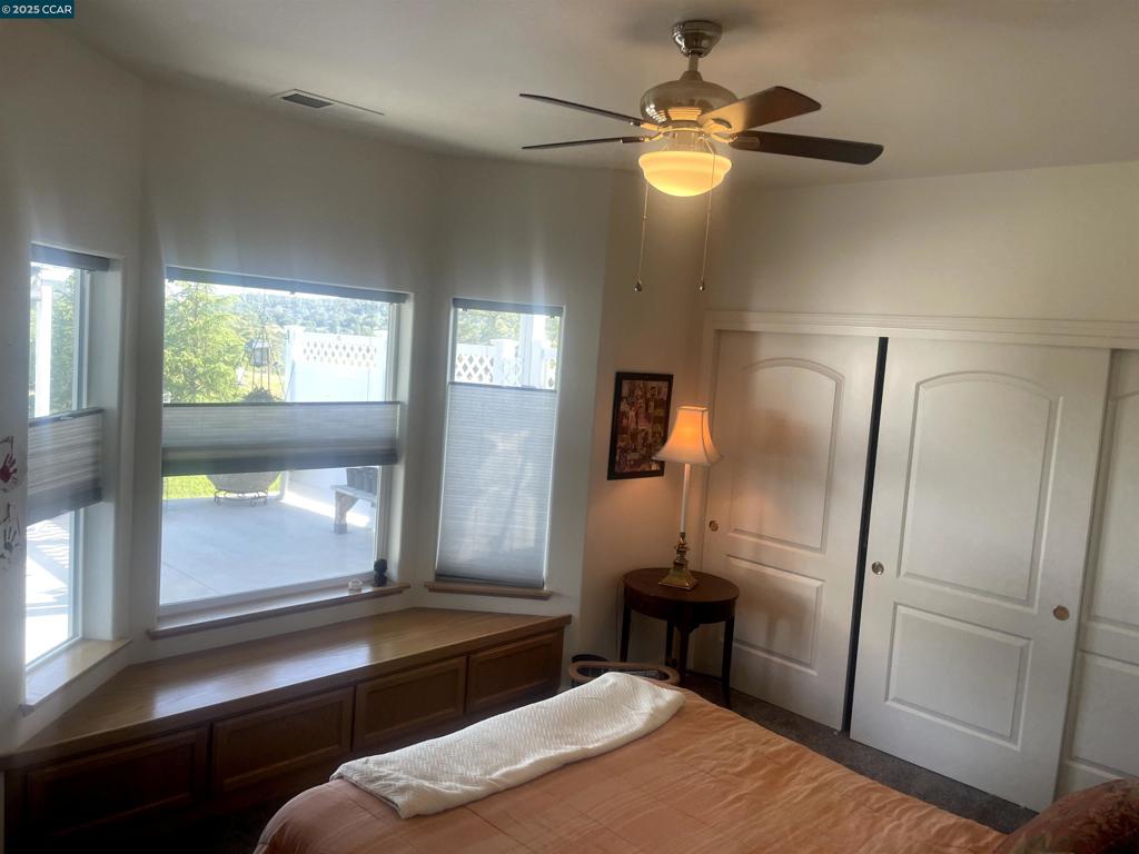 16 Paul Place Property Photo 23