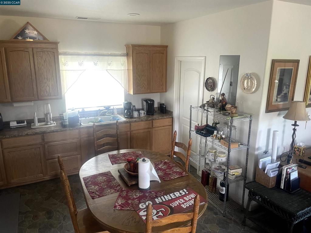 16 Paul Place Property Photo 28