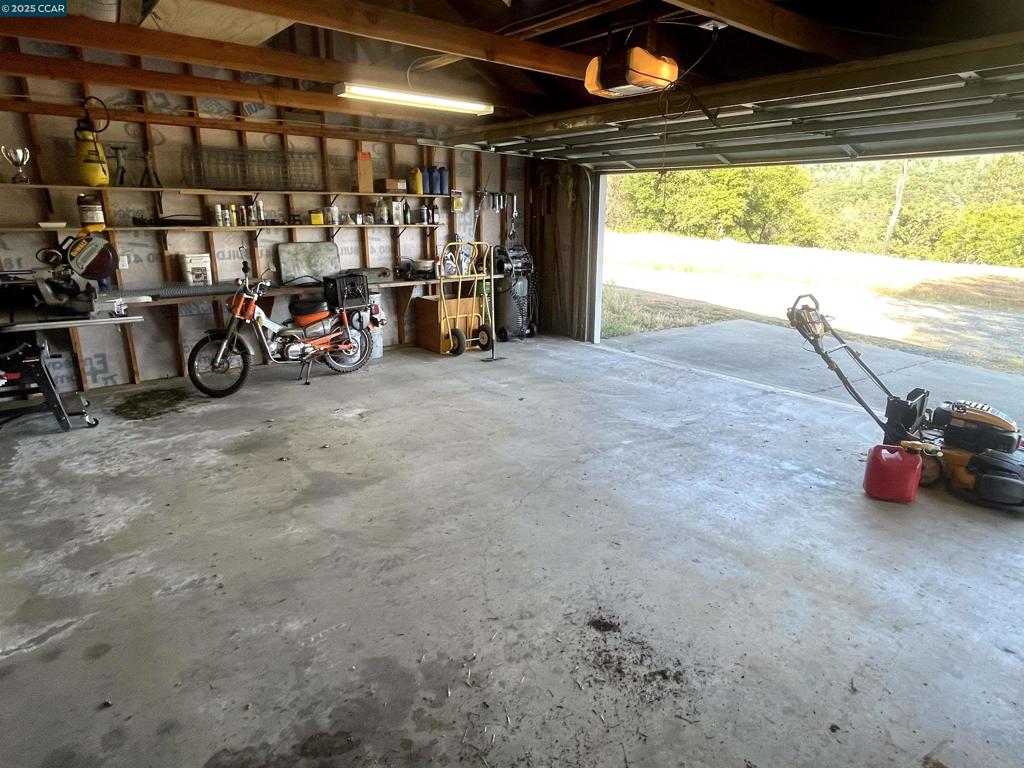 16 Paul Place Property Photo 31