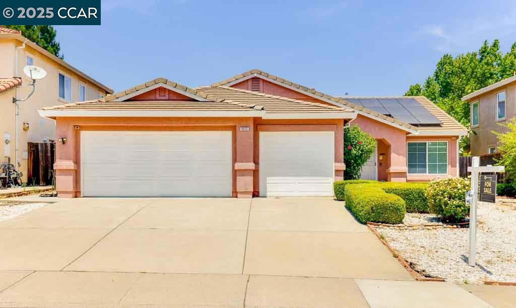 4513 Country Hills Dr