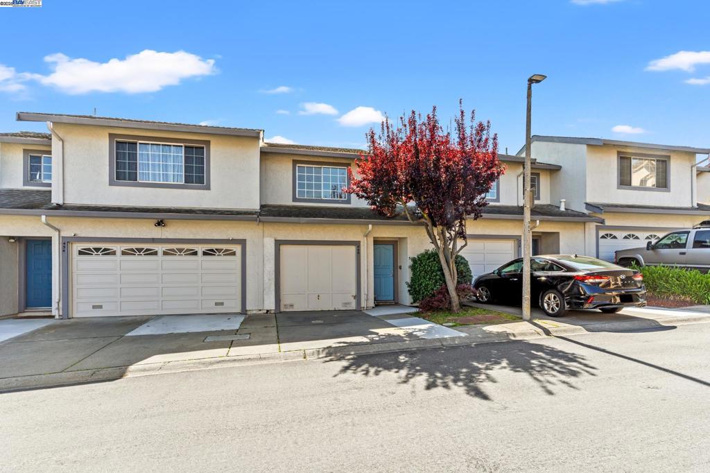 446 Bayview Cir Property Photo 1