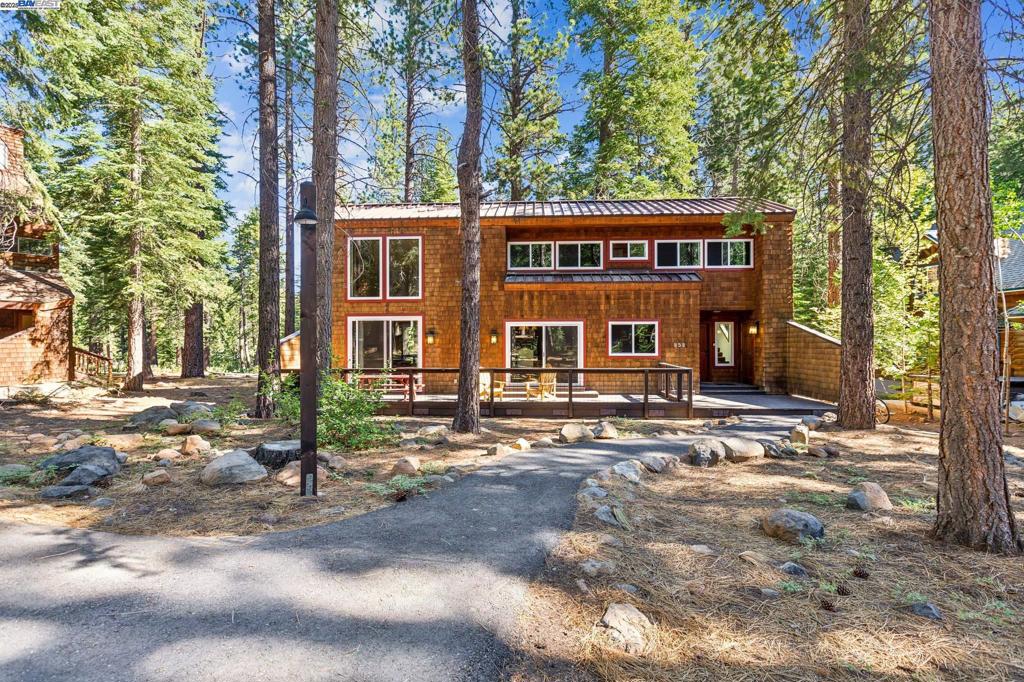 852 Beaver Pond Property Photo 1