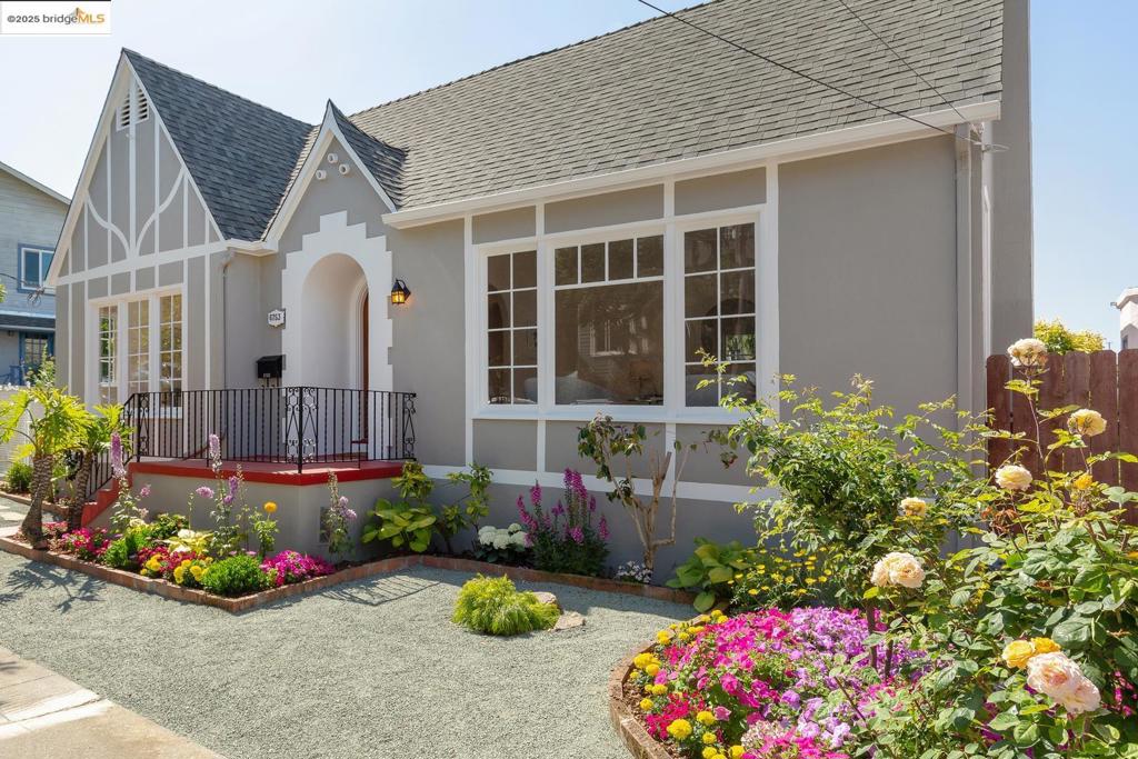 6753 Manor Crest Property Photo 2