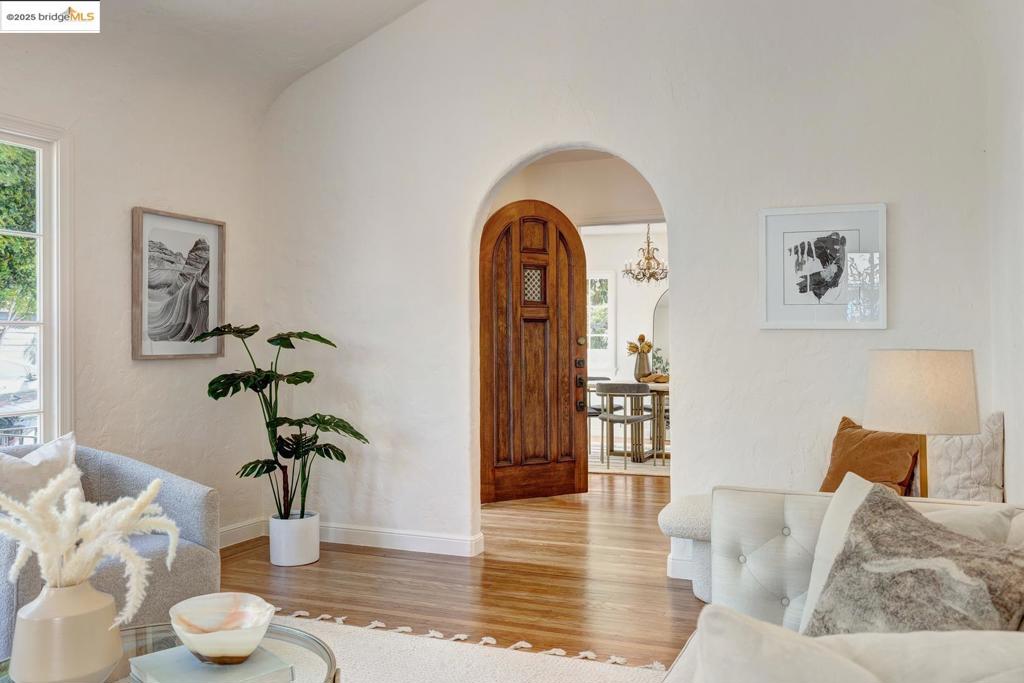 6753 Manor Crest Property Photo 7