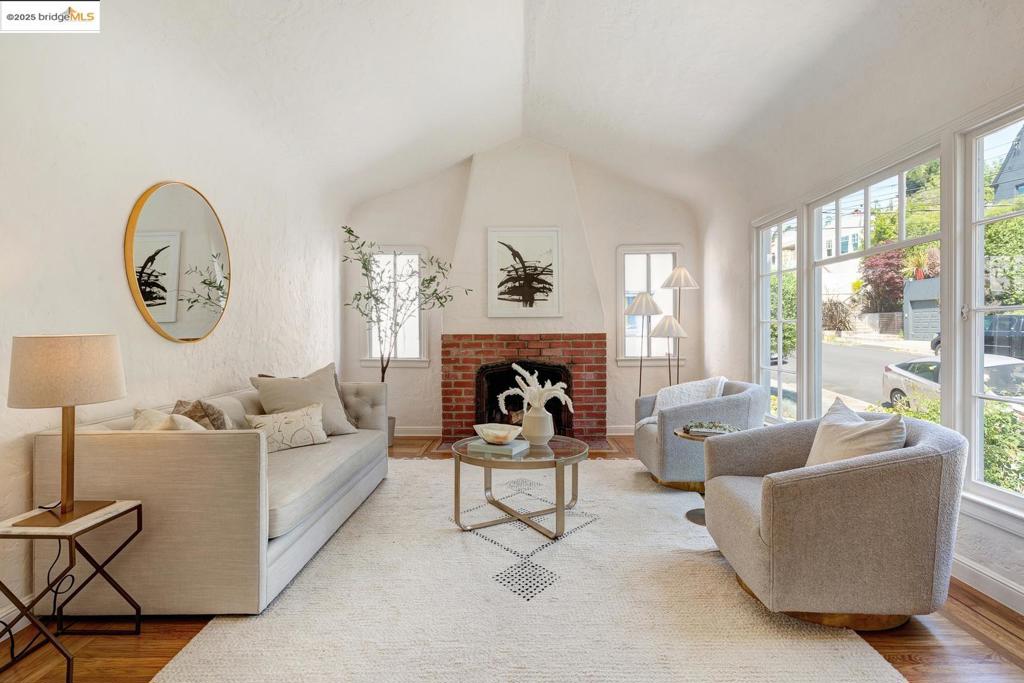 6753 Manor Crest Property Photo 8