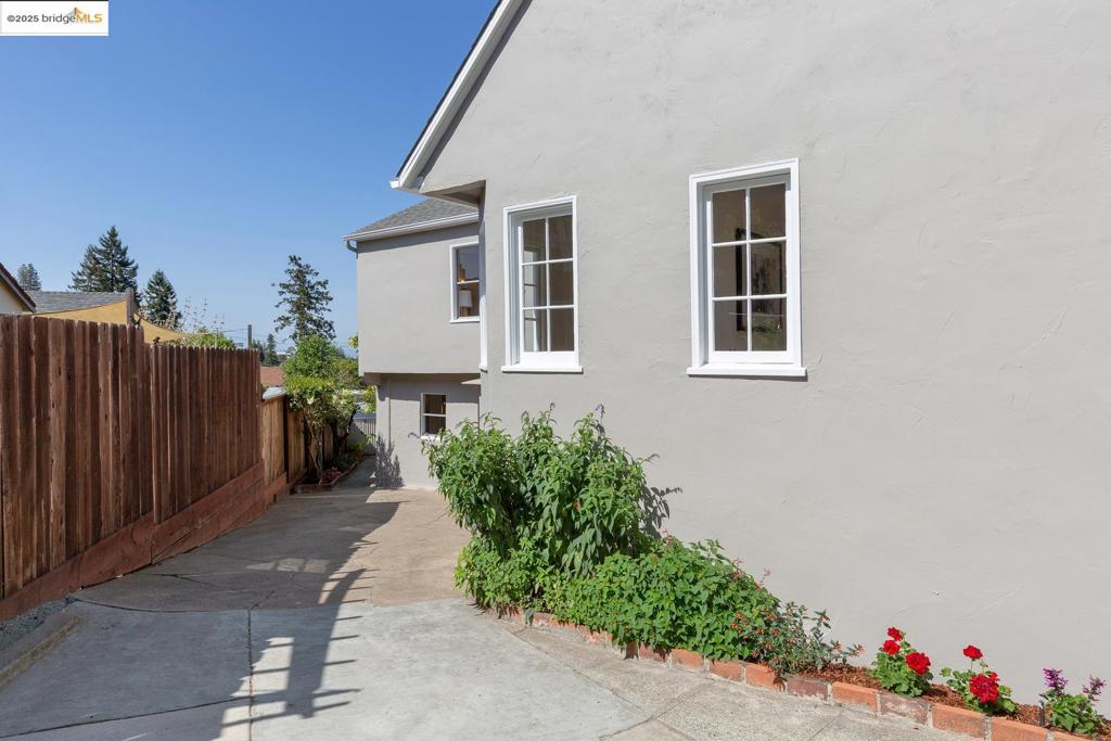 6753 Manor Crest Property Photo 44