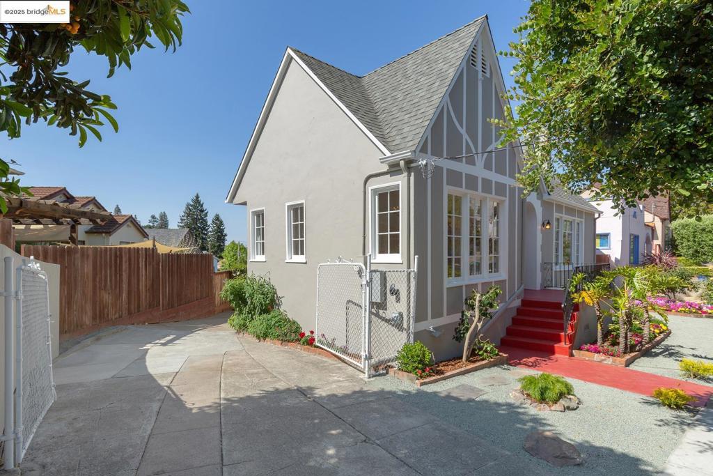 6753 Manor Crest Property Photo 46
