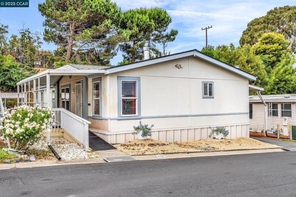 16401 San Pablo Ave Property Photo 1