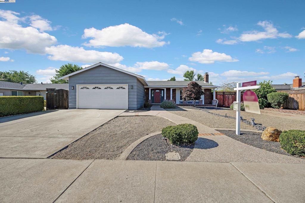 394 Encino Property Photo 1