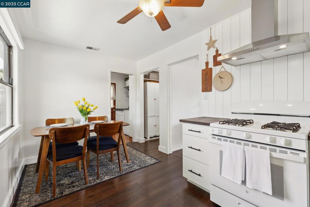 10 Pendegast St. Property Photo 1