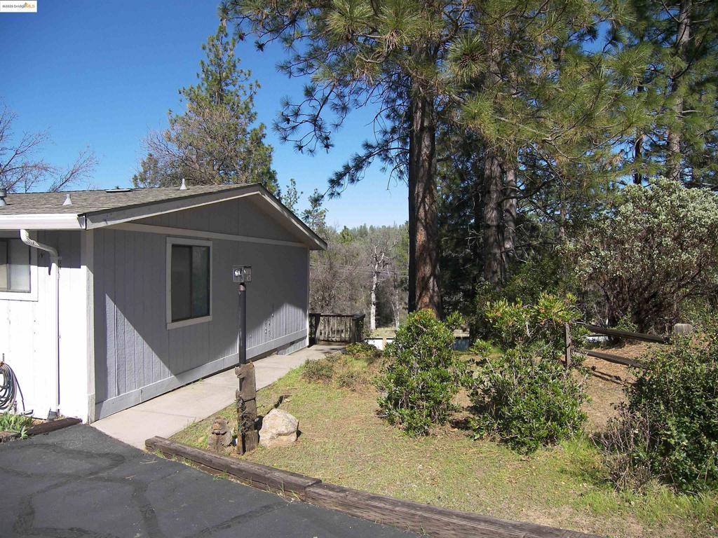 22690 Hidden Hollow Rd. Property Photo 2