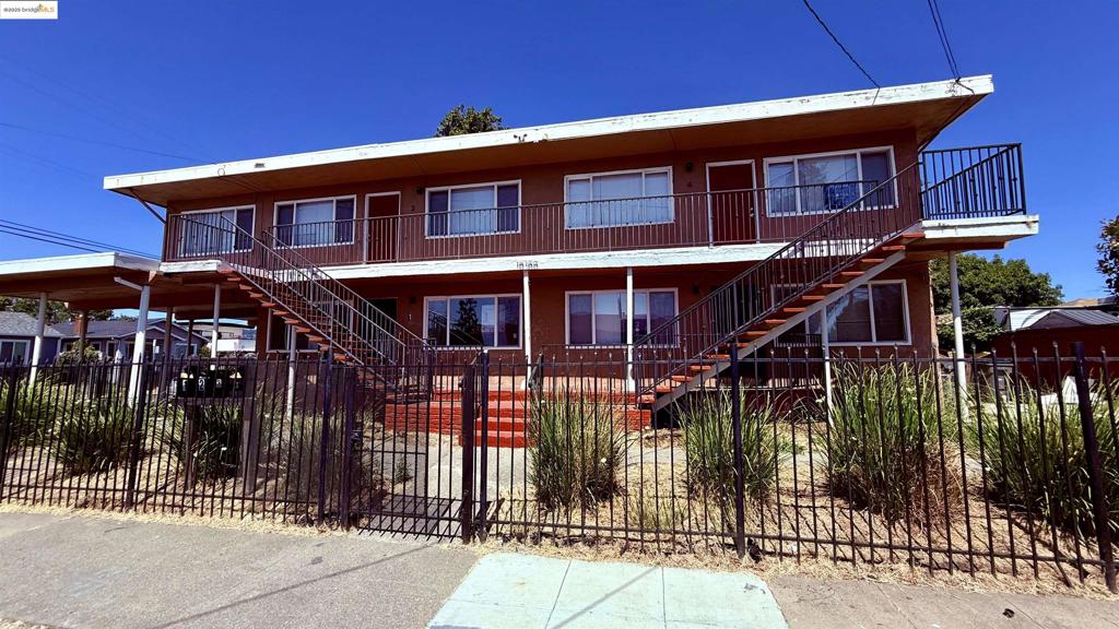 10100 Walnut Property Photo 1