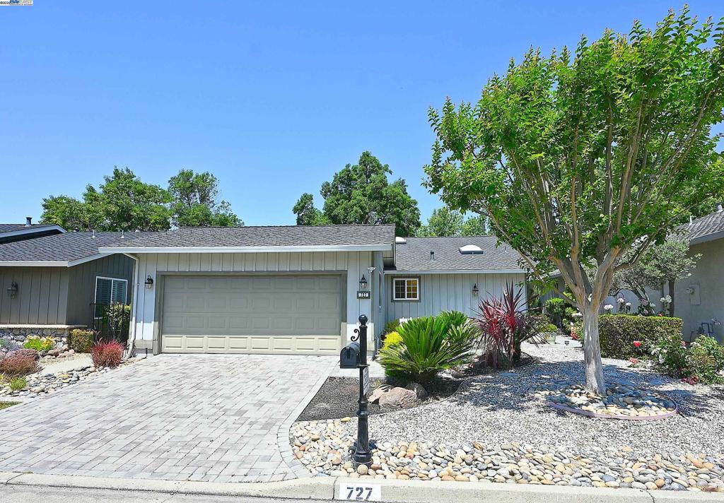 727 Paradise Valley Ct Property Photo 1