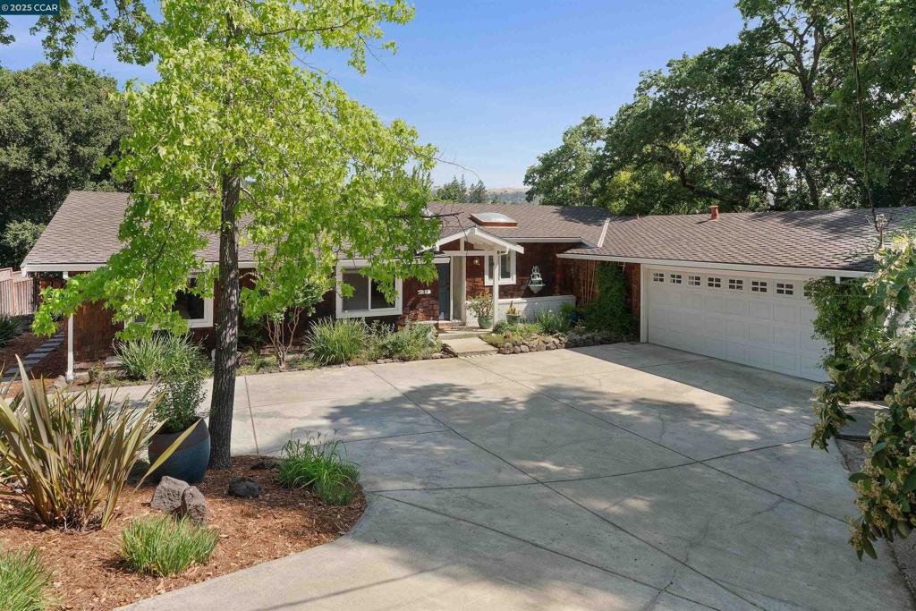 23 Timber Lane Property Photo 1