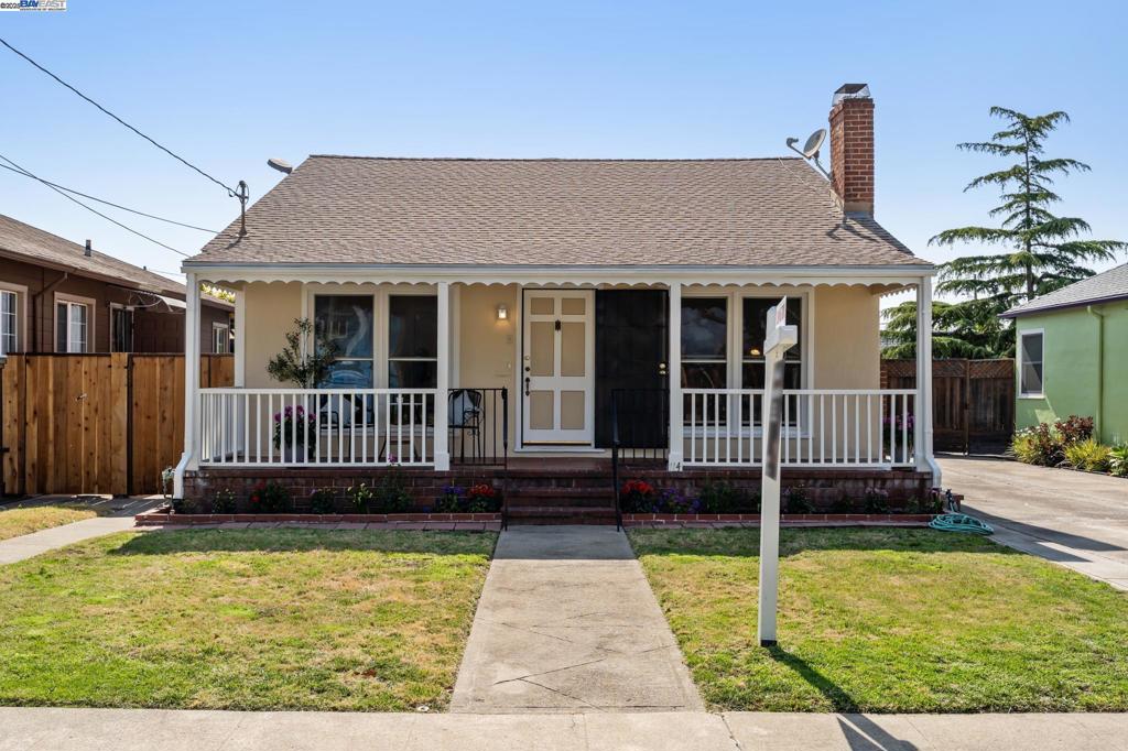 114 Santa Clara Ave Property Photo 1