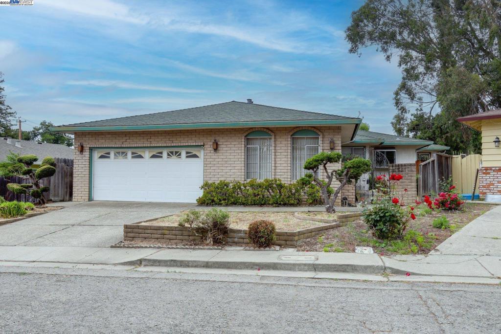 19427 Forest Pl Property Photo 1