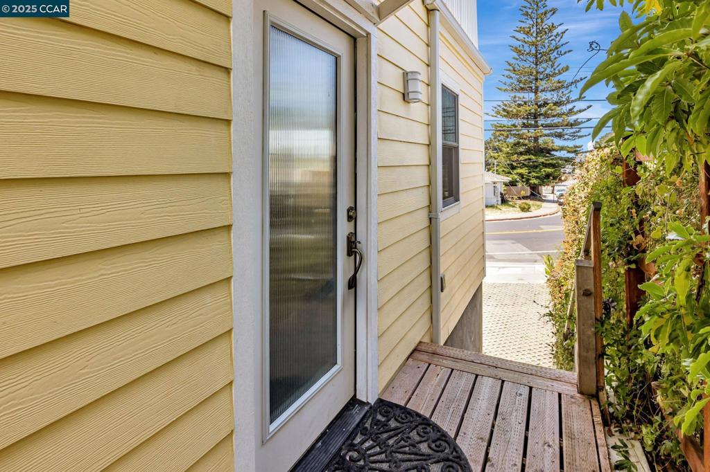 6607 Cutting Blvd Property Photo 3