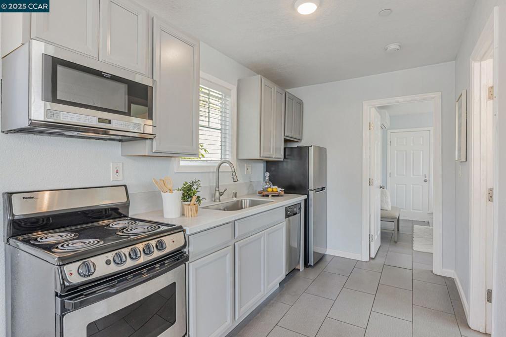 6607 Cutting Blvd Property Photo 7