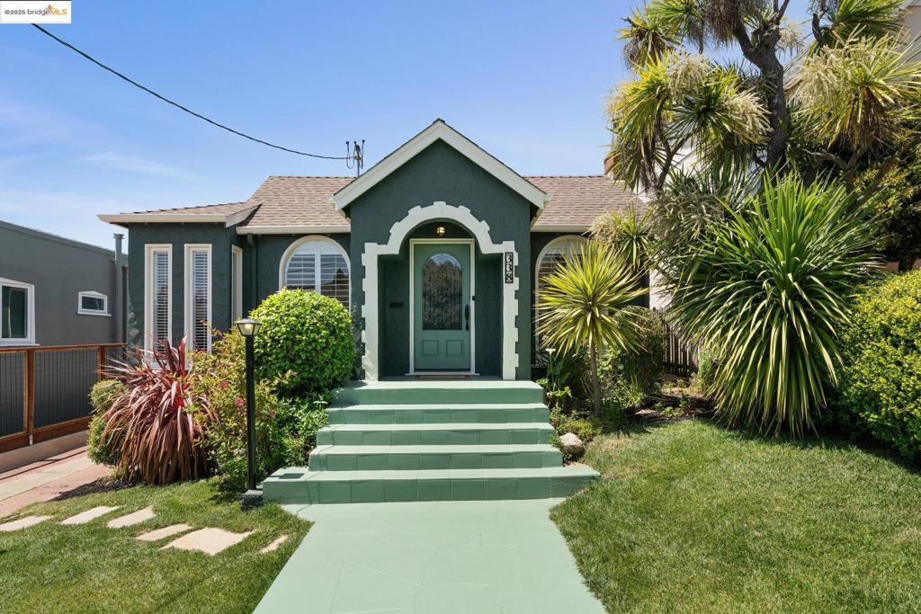 338 Berkeley Park Blvd Property Photo 1