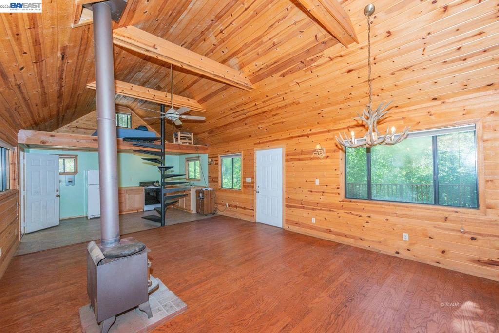 11221 Corral Bottom Rd Property Photo 7