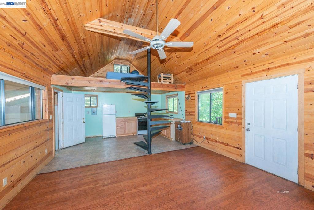 11221 Corral Bottom Rd Property Photo 8