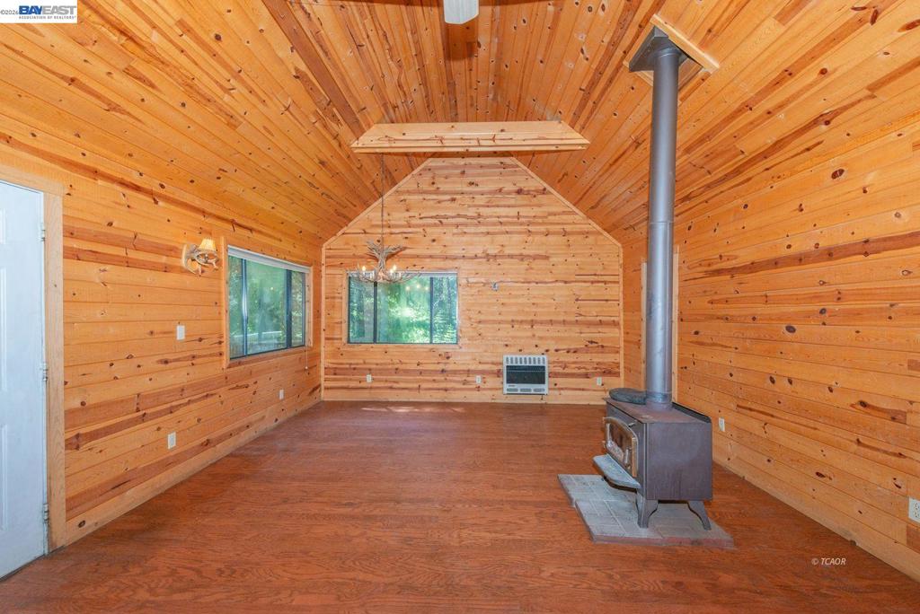 11221 Corral Bottom Rd Property Photo 9