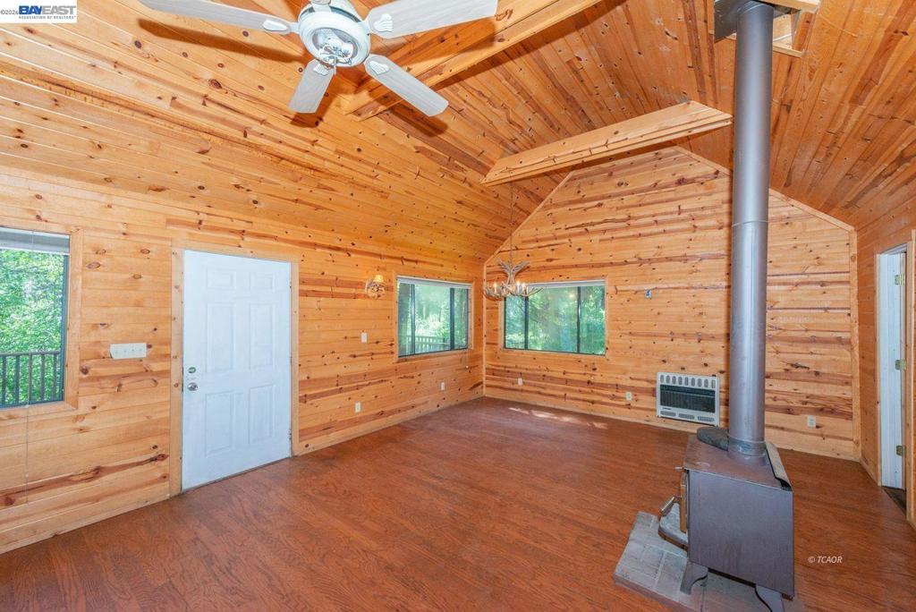 11221 Corral Bottom Rd Property Photo 10