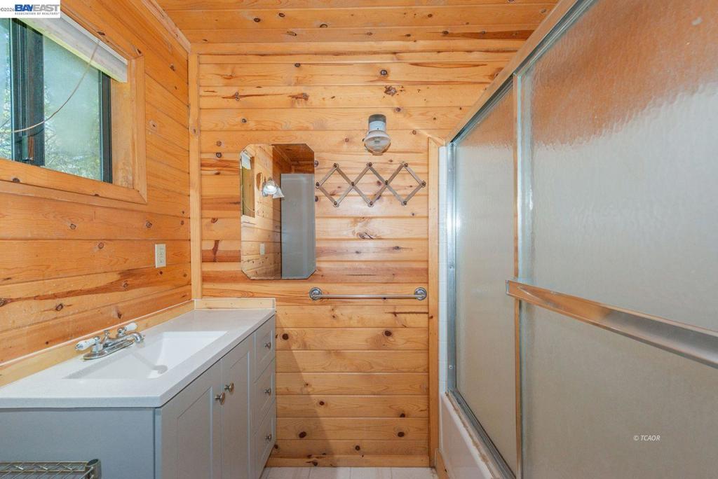 11221 Corral Bottom Rd Property Photo 15