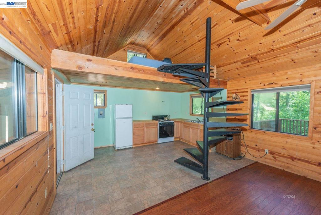 11221 Corral Bottom Rd Property Photo 16