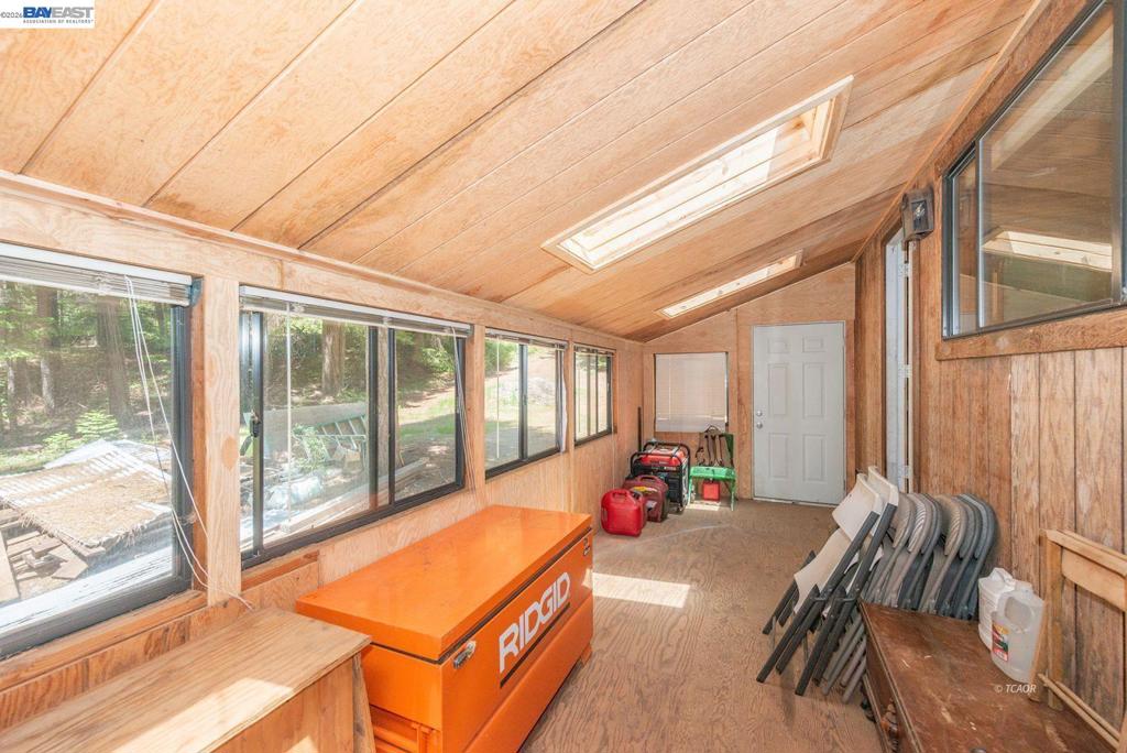 11221 Corral Bottom Rd Property Photo 25