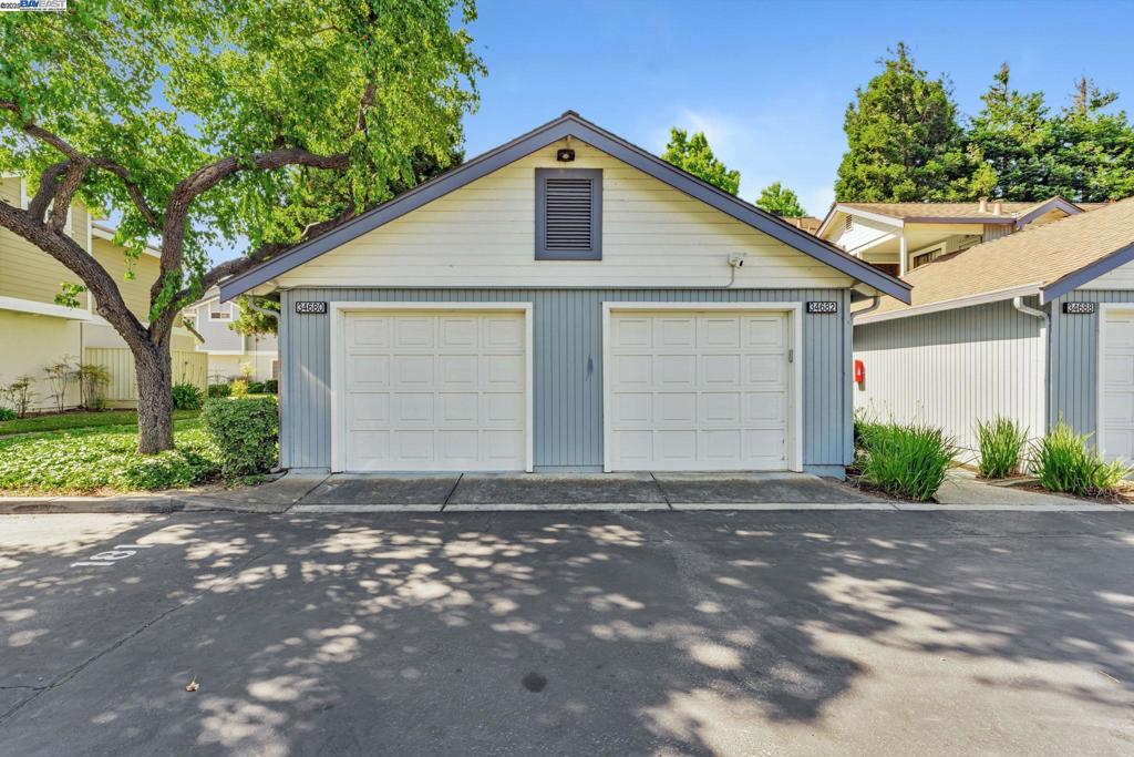 34680 Loreal Ter Property Photo 1