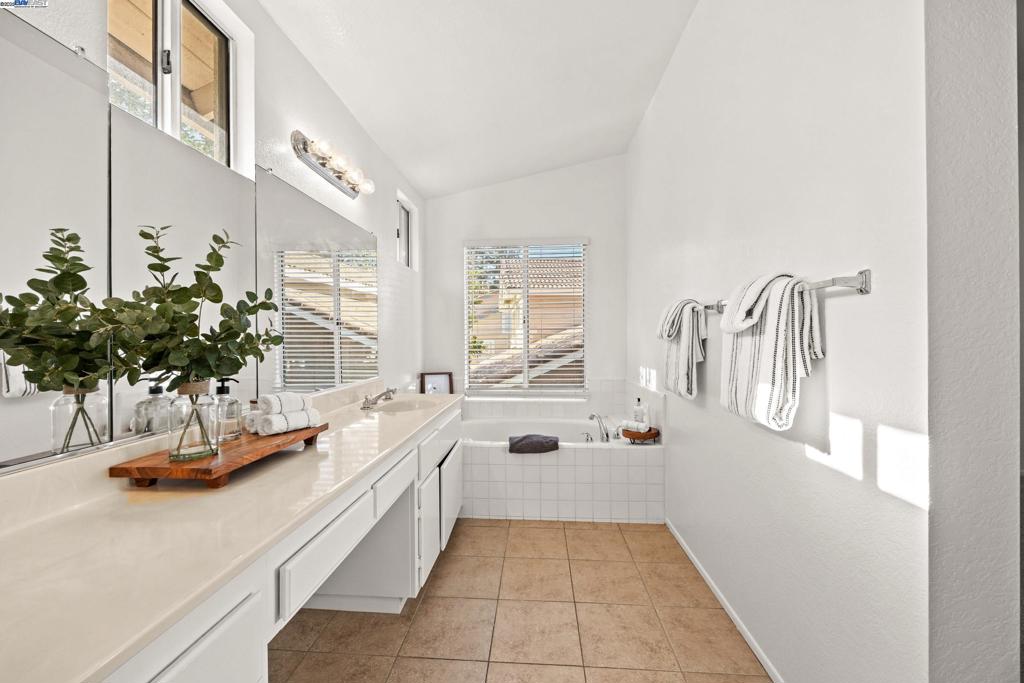 7253 Comiso Way Property Photo 16