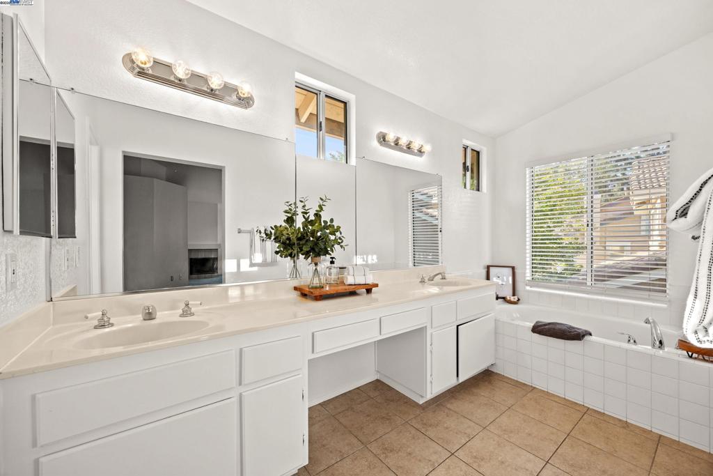7253 Comiso Way Property Photo 25